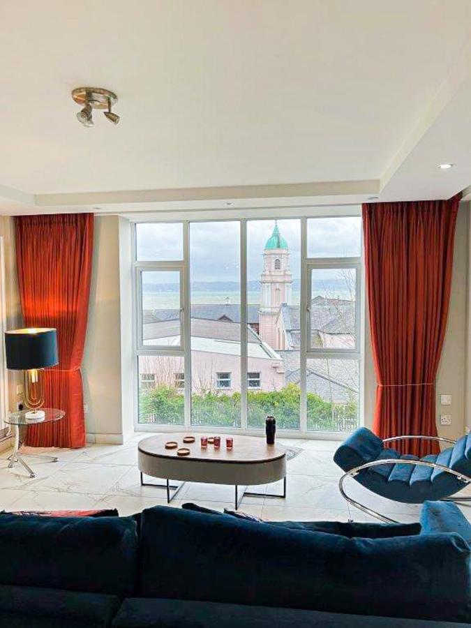 Modern Luxurious Apartment W/ Patio Balcony & View Jordanstown Exterior photo